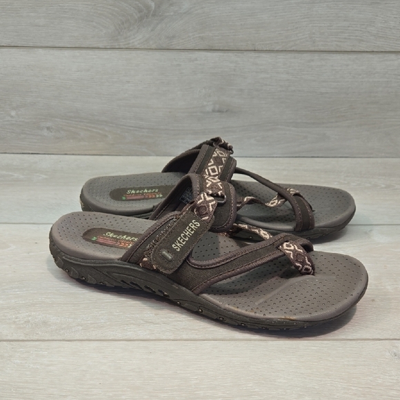 Skechers Women's Reggaee Outdoor Lifestyle Brown Sandals Loop Toe Shoes Sz 10 - Picture 1 of 11